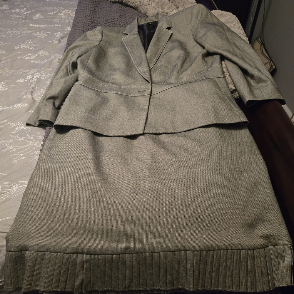 Elegant Gray Skirt Suit Set